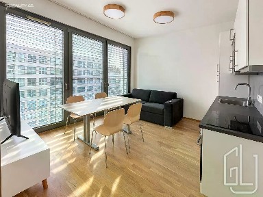 Pronájem bytu 2+kk 38 m²
