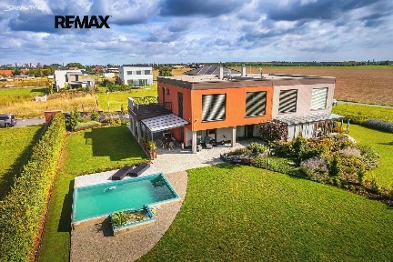 Prodej vícegeneračního domu 304 m², pozemek 2708 m²