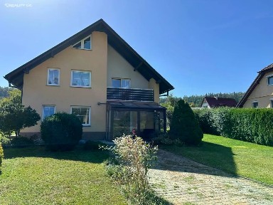 Pobřežní, Hradištko - Pikovice