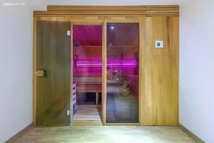 Pronájem obchodního prostoru 105 m²