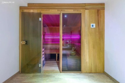 Pronájem obchodního prostoru 105 m²