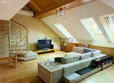 Pronájem bytu 3+kk 157 m²