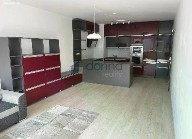 Pronájem bytu 4+kk 108 m²