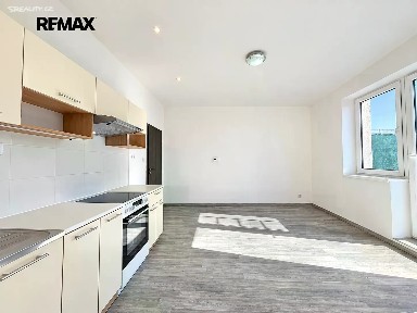 Pronájem bytu 2+kk 43 m²