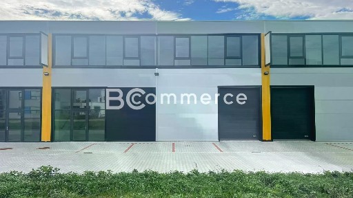 Pronájem skladového prostoru 235 m²