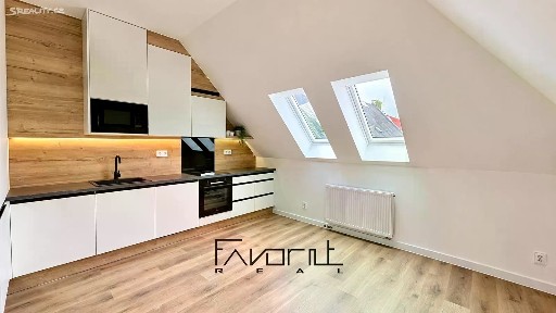 Pronájem bytu 2+kk 42 m²