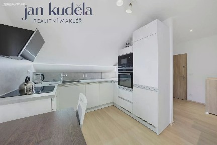 Pronájem bytu 2+kk 40 m²
