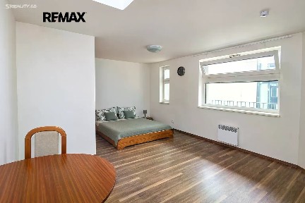 Pronájem bytu 1+kk 38 m²