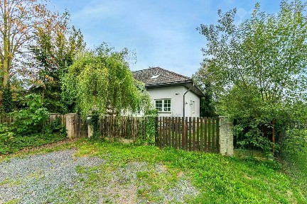 Prodej rodinného domu 233 m², pozemek 1063 m²