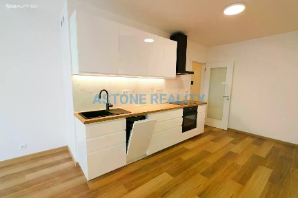 Pronájem bytu 1+kk 37 m²
