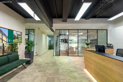 Pronájem kanceláře 840 m²