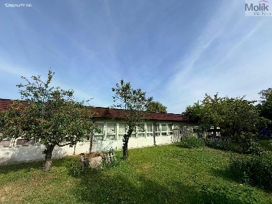 Prodej obchodního prostoru 2560 m²