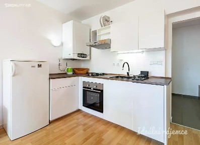 Pronájem bytu 1+kk 40 m²