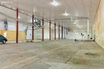 Pronájem skladového prostoru 1427 m²