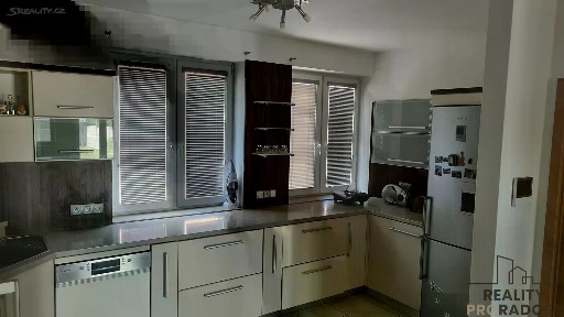 Pronájem rodinného domu 210 m², pozemek 500 m²