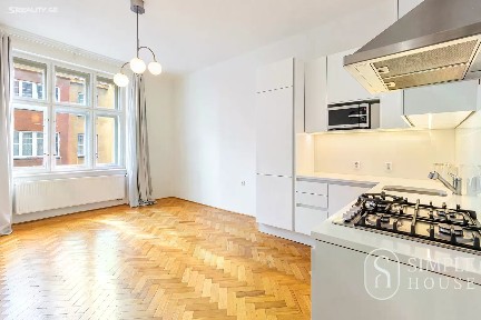 Pronájem bytu 3+kk 84 m²
