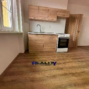 Pronájem bytu 1+1 44 m²