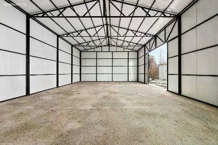 Pronájem skladového prostoru 357 m²