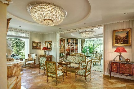 Prodej vily 606 m², pozemek 1155 m²