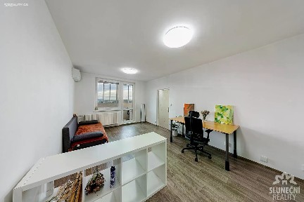 Pronájem bytu 1+1 44 m²