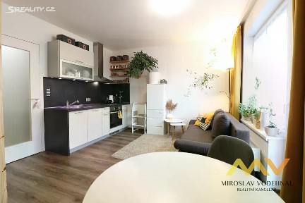 Pronájem bytu 1+kk 32 m²