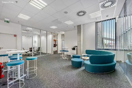 Pronájem kanceláře 300 m²
