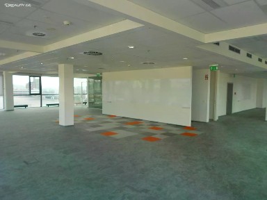 Pronájem kanceláře 798 m²