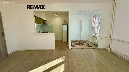 Pronájem bytu 1+kk 35 m²