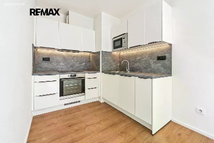 Pronájem bytu 1+kk 33 m²