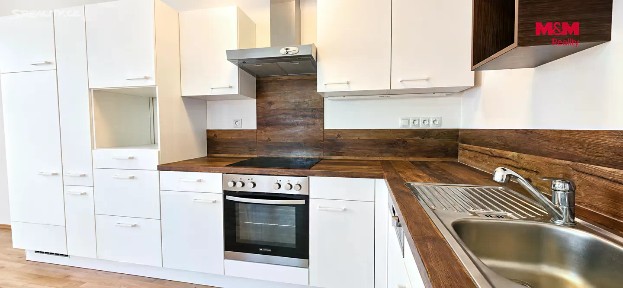 Pronájem bytu 3+kk 66 m²