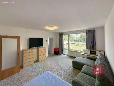 Pronájem bytu 1+1 52 m²
