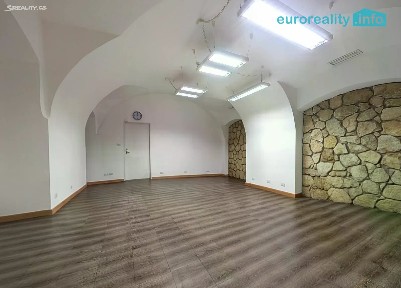 Pronájem obchodního prostoru 50 m²