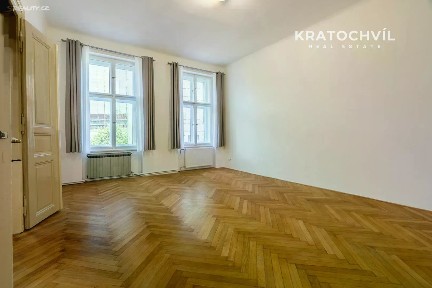 U nádražní lávky, Praha - Karlín