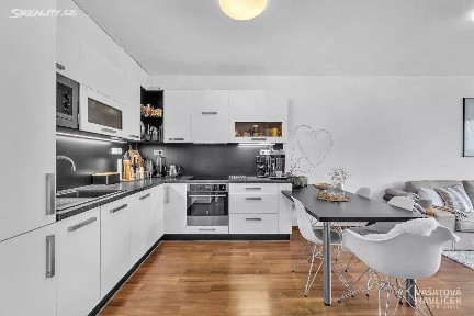 Pronájem bytu 3+kk 77 m²