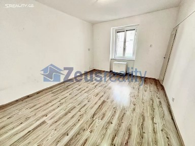 Pronájem bytu 1+kk 27 m²