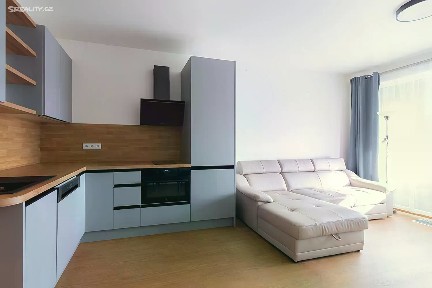 Pronájem bytu 1+kk 32 m²