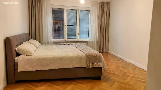 Nedvědovo náměstí, Praha - Podolí