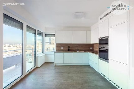 Pronájem bytu 3+kk 80 m²