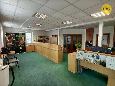 Pronájem kanceláře 404 m²