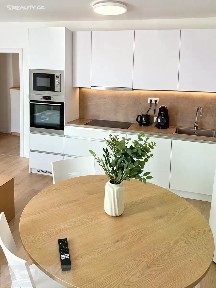 Pronájem bytu 1+kk 32 m²