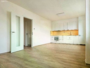 Pronájem bytu 1+kk 39 m²