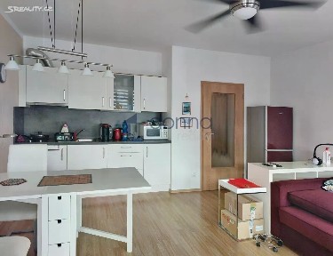 Pronájem bytu 1+kk 32 m²