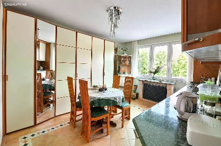 Pronájem bytu 1+1 56 m²