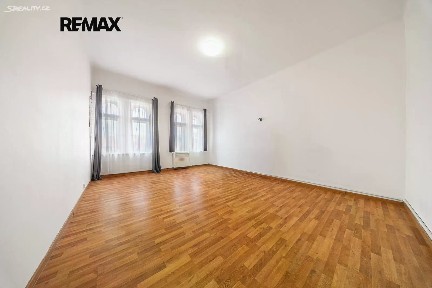 Prvního pluku, Praha - Karlín