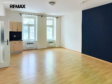Pronájem bytu 1+kk 38 m²