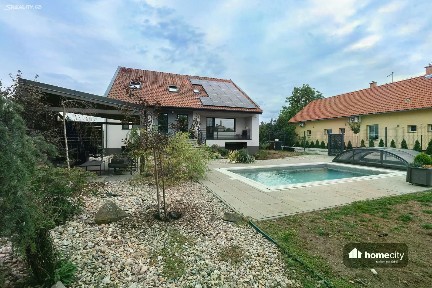 Prodej rodinného domu 267 m², pozemek 661 m²