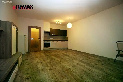 Pronájem bytu 1+kk 38 m²
