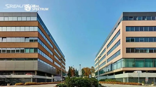 Pronájem kanceláře 374 m²