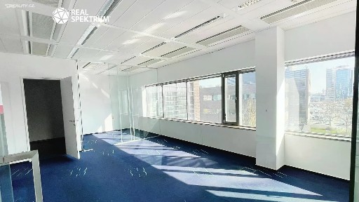 Pronájem kanceláře 497 m²