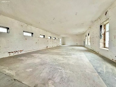 Pronájem skladového prostoru 1500 m²